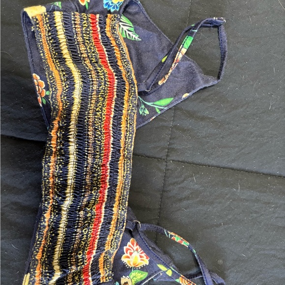 Medium two piece peacock outfit - Picture 8 of 8